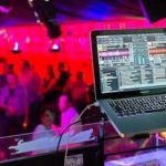Ein guter Hochzeits DJ muss Beobachten, Menschenkenntnis haben und extrem Flexibel sein.